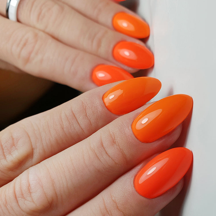 209 Candy Kiss Gum gel polish 10g