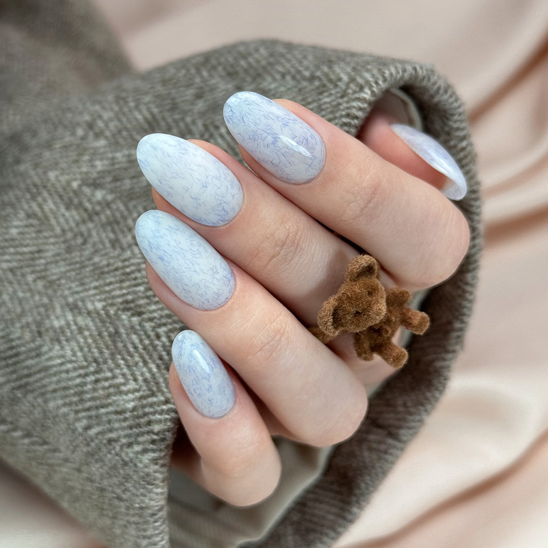 584 Dreamy Hug gel polish 10g