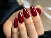 576 Scarlet Lip gel polish 10g
