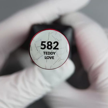 582 Teddy Love gel polish 10g